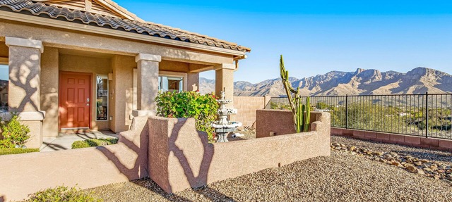 Desert oasis with mountain-views, private patio, grill, washer/dryer, & AC