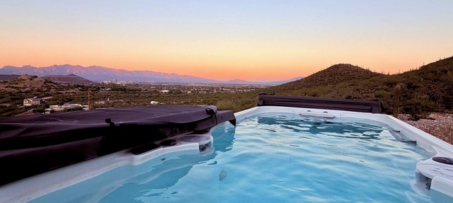 Desert Romance, Hill side, 8 min Gem-show 11 from down town 2 king bds 2 q beds
