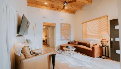 Desert Sunset-Private Hot Tub-Pet Friendly-No Pet Fee!