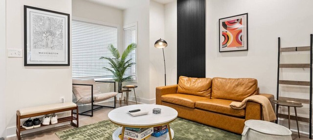 Designer 3BR DC Home | King Bed, Family‑Friendly