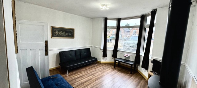 Detached 4beds - Windsor, Heathrow & London Access