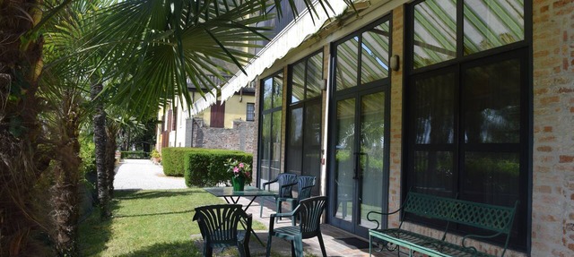 Detached apartment in ancient greenhouse near Padua