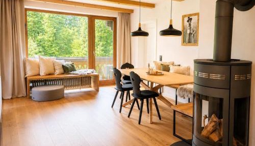 Die Watzmannsuite - Familienfreundliche Ferienwohnung in historischer Villa mit Kamin, Infrarotsauna, Balkon, Garten, nur 10 Gehminuten ins Zentrum von Berchtesgaden