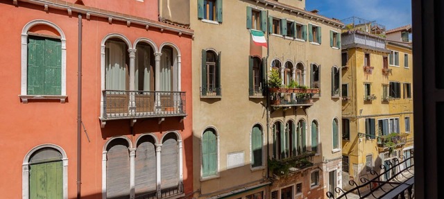 Dimora Samuele - Six Bedroom Villa, Sleeps 12