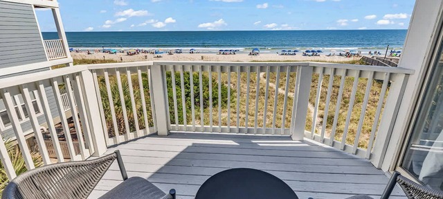 Direct Oceanfront w/Private Balcony
