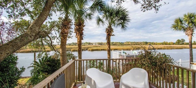 Discounted Waterfront Private Hot Tub Dock Deck AB