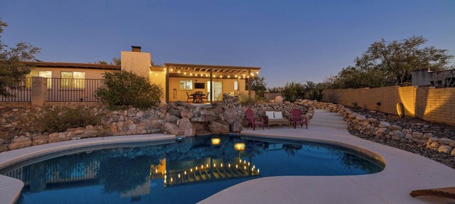 Discover Oro Valley, just a quick 18-min drive from University of Arizona