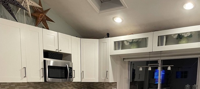 Discover Tranquility in this Quaint Cozy Home by the River!