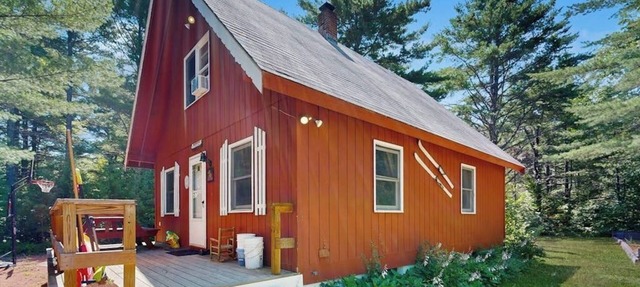 Dog-Friendly Cottage w/Free WiFi, Kayak, Firepit, and Wood Stove