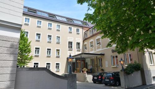 Dom Hotel