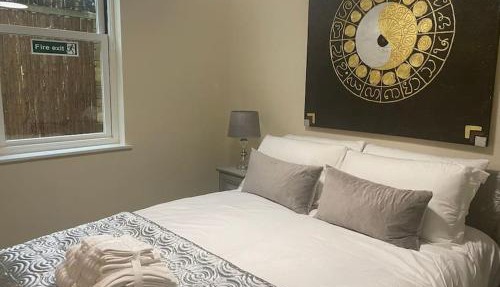 Dorset villa flat 1 at Pittville Lawn