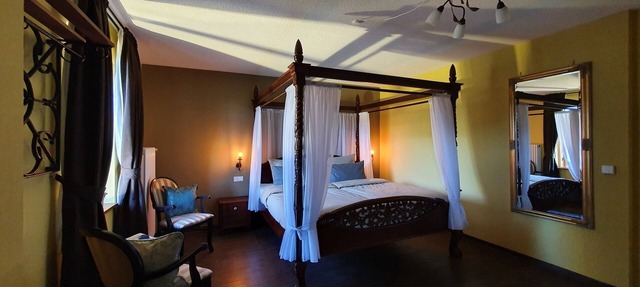 Double room-#3 QueenMom im EG-Deluxe-Ensuite with Bath-Garden view