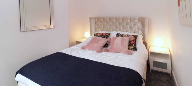 Double Room + Access to Living Area and Bathroom