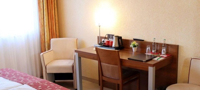 Double room, shower or bath, WC - Land-gut-Hotel am Ring