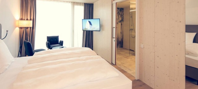 Double room superior air-conditioned with shower/WC