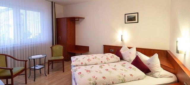 Double room with shower and toilet - Ferienweingut Monzel