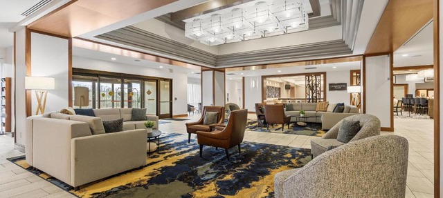 DoubleTree by Hilton Pittsburgh-Green Tree