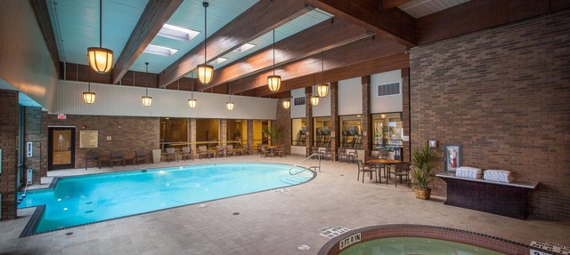 DoubleTree by Hilton Pittsburgh - Green Tree