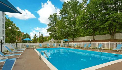 DoubleTree by Hilton Washington Meadow Lands Casino Area