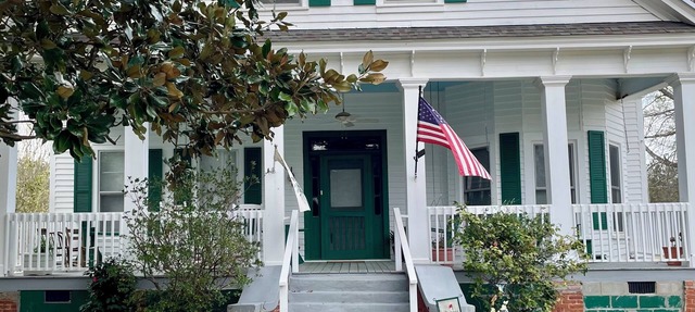“Down Home” - Charming Antebellum Farm House