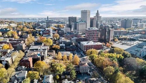 Downtown by RISD Gigabite Internet OnSite Free Parking