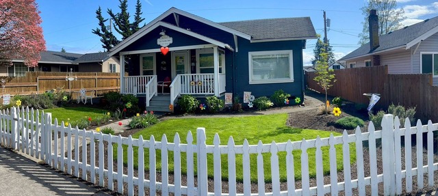 Downtown Charming 2-bedroom Bungalow in Carter Park, Vancouver, Wa.off Main. St.
