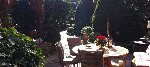 Dream house with fireplace, indoor pool and sauna on 2.000 m² large forest property