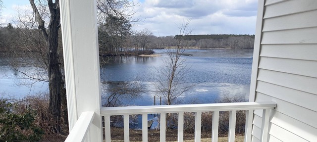 Dreamy Waterfront Oasis | 5★ Location, ♛Queen Beds