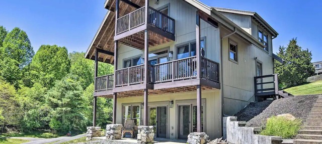 Driftwood Lodge-Timber Frame Lake View Cabin