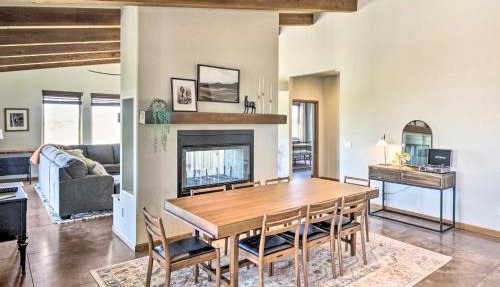 Dual-Unit Ranch in Elgin Wine Country!