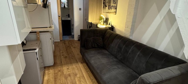 Duplex apartment 3 Minute drive to Luton Airport