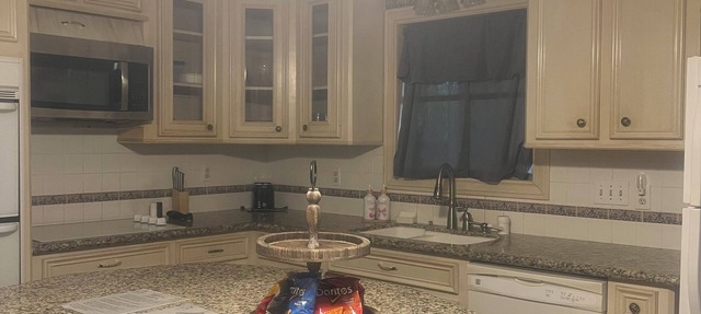 Duplex Side A- two bedroom pet friendly home in charming Pasadena