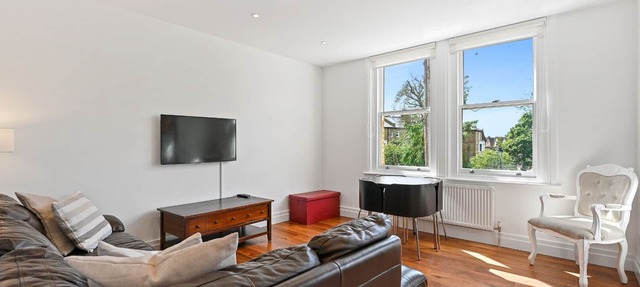 Ealing W5 - Comfy 2 Bedroom & 1 Bathroom Flat