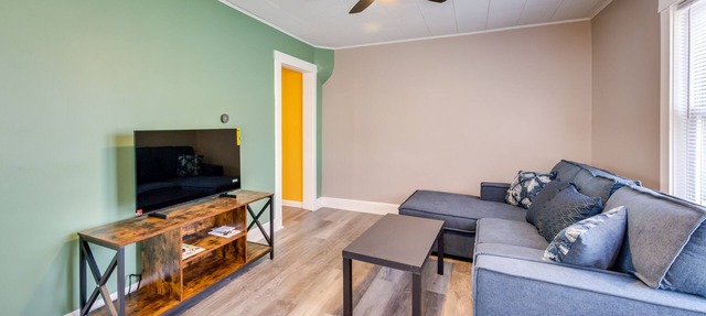 Easthampton Vacation Rental - Walk to Breweries!