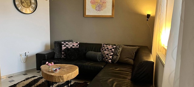 Ebenerdige Wohnung (57m2) im Souterrain mit großer Terrasse