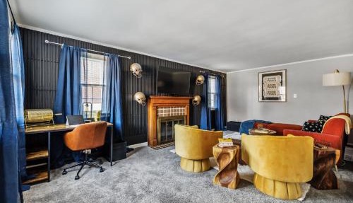 Eclectic 4Bed with BBQ-Firepit-Games-secretGarden & 7 mile to Downtown
