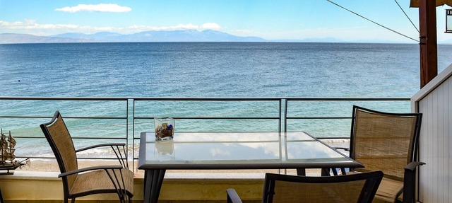 Eclectic Residence With Beach At The Doorstep