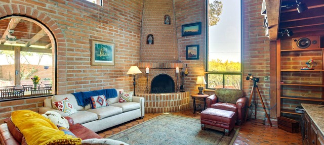Eclectic Tucson Home 2 Mi to Saguaro National Park