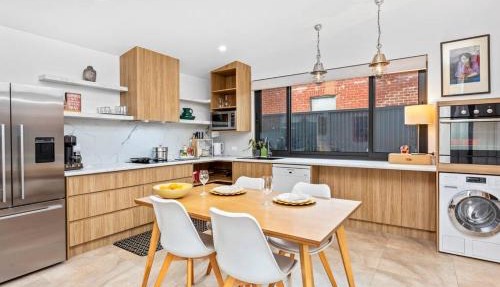 EcoBee Studio in Garden Serenity