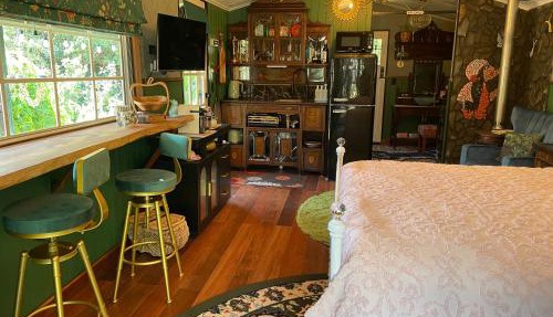 Eden's Studio with private garden setting