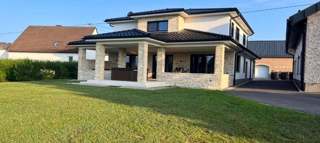 Eifel finca with whirlpool and garden lounge