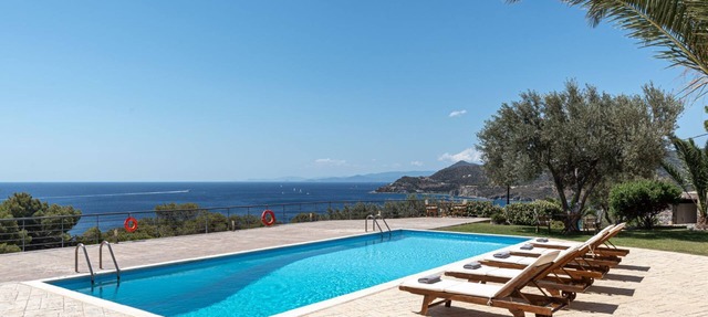 Eight Bedroom, Six Bathtoom Villa with Private Pool.