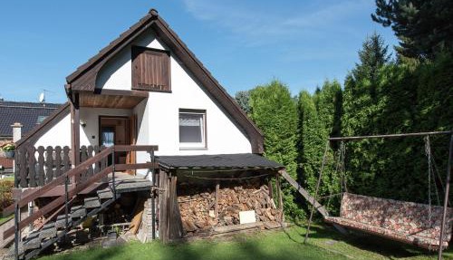 Einladende Ferienwohnung mit Außenpool