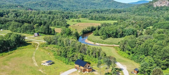 Elegant Riverfront house in Rumney with hot tub, outdoors, fitness equipment