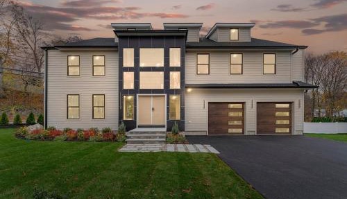Elegant & Spacious Stay in the Heart of Needham