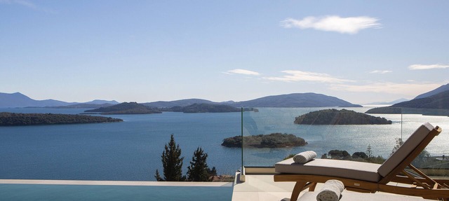 Elegant stone-built Villa, with heated pool and amazing view