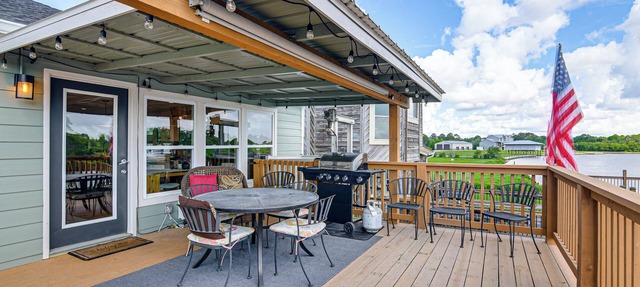 Elegant Waterfront Retreat w/Dock in Dickinson