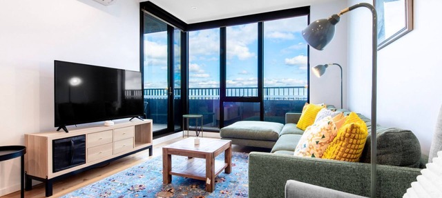 Elevated Escape - 2BR w Gym & Rooftop Spa