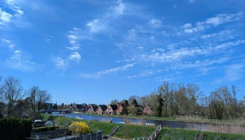 Emden - Ferienwohnung mit Kanal-Blick