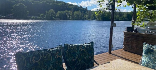Enchanting, romantic and fun river getaway